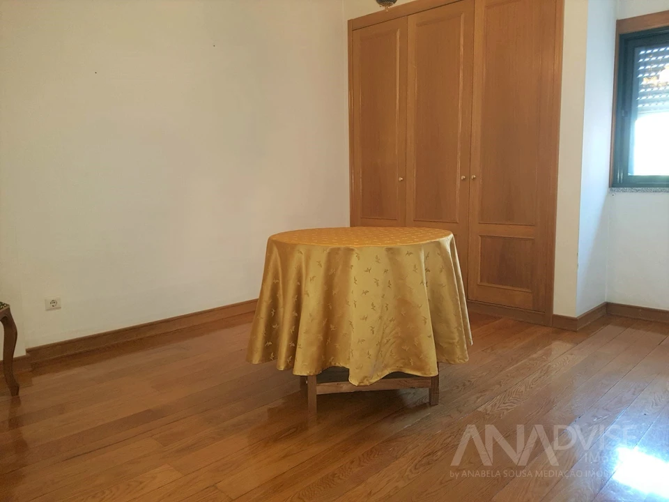 Apartamento T3 para Arrendamento em Viseu Foto 8