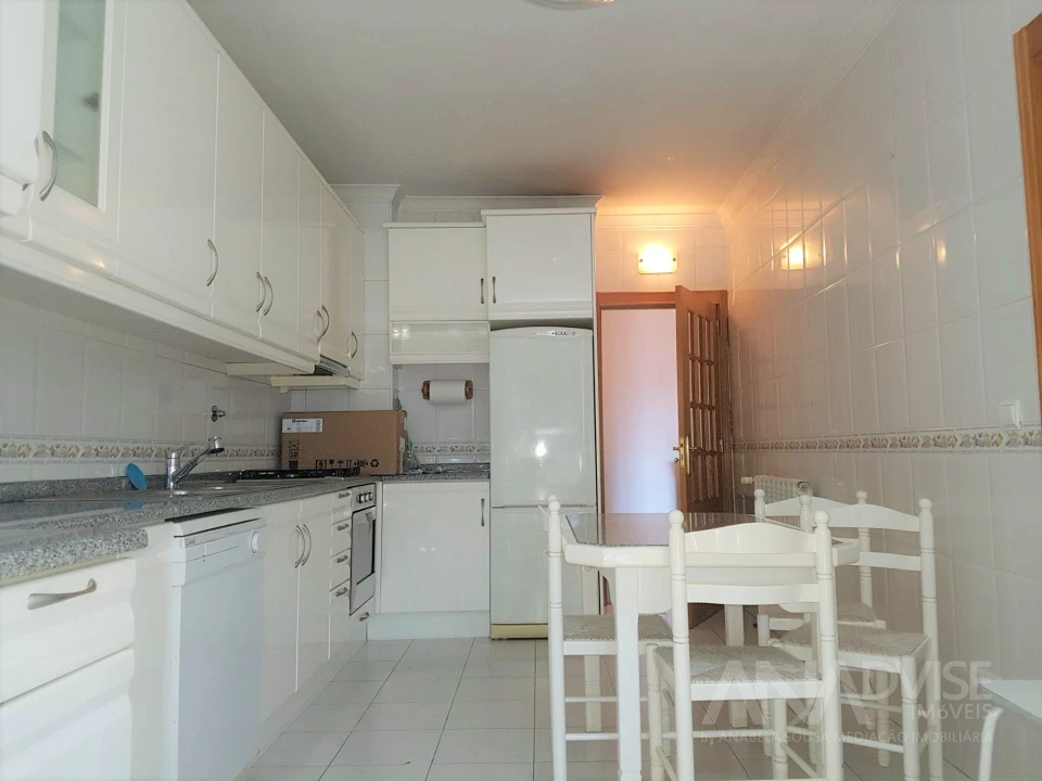 Apartamento T3 para Arrendamento em Viseu Foto 3