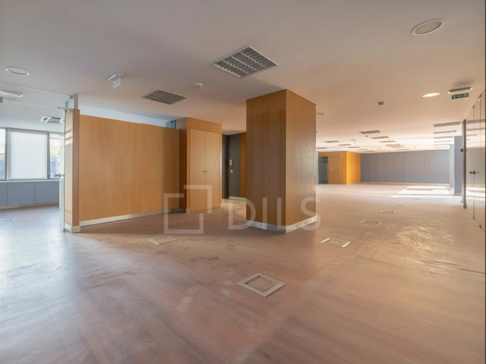 Escritório para Arrendamento em Lordelo do Ouro e Massarelos Foto 12