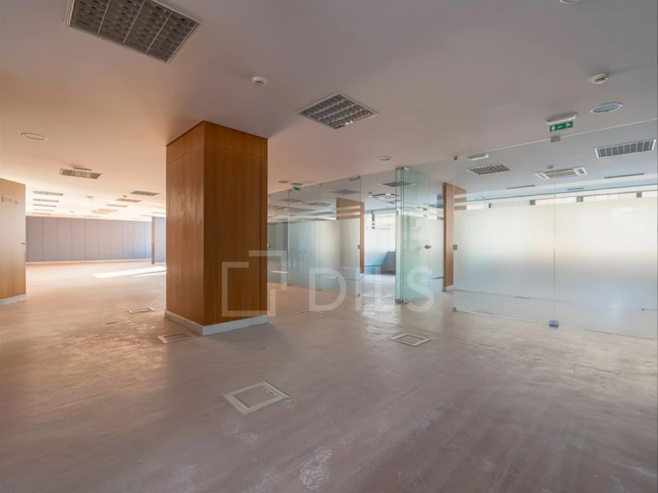 Escritório para Arrendamento em Lordelo do Ouro e Massarelos Foto 13