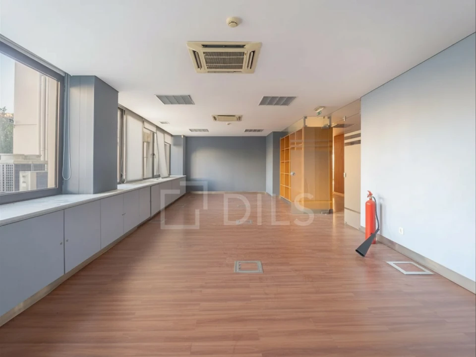 Escritório para Arrendamento em Lordelo do Ouro e Massarelos Foto 14