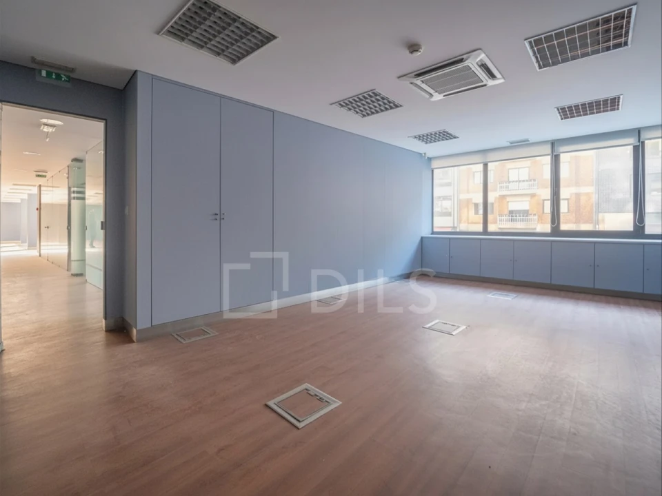 Escritório para Arrendamento em Lordelo do Ouro e Massarelos Foto 18