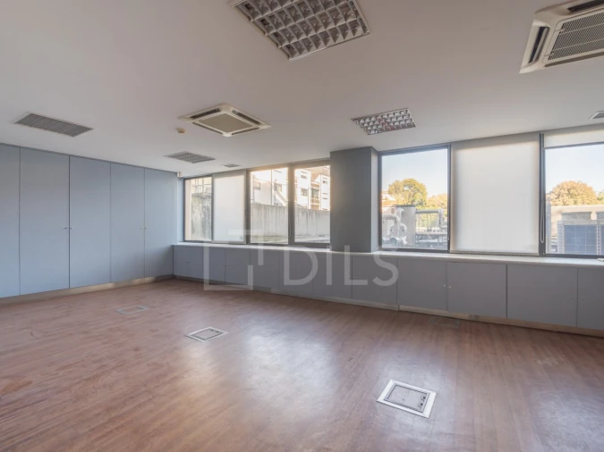 Escritório para Arrendamento em Lordelo do Ouro e Massarelos Foto 10