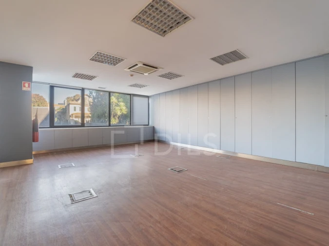 Escritório para Arrendamento em Lordelo do Ouro e Massarelos Foto 16