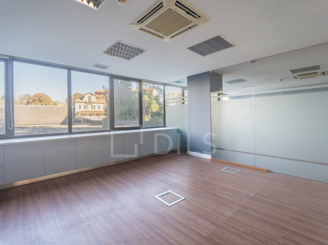 Escritório para Arrendamento em Lordelo do Ouro e Massarelos Foto 17