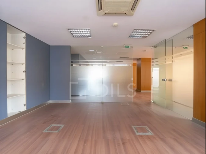 Escritório para Arrendamento em Lordelo do Ouro e Massarelos Foto 7