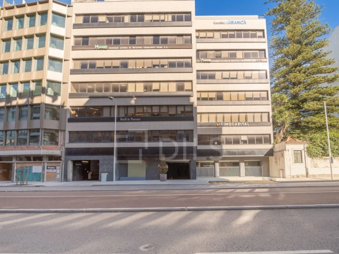 Escritório para Arrendamento em Lordelo do Ouro e Massarelos Foto 22