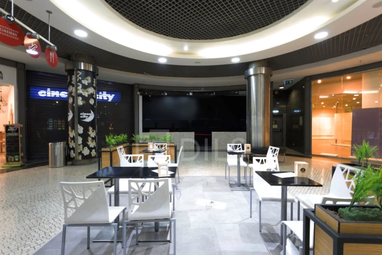 Loja para Arrendamento em Areeiro Foto 2