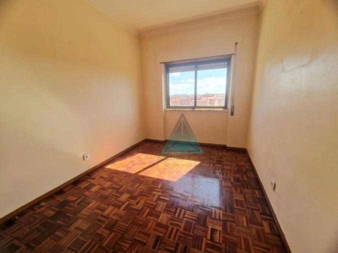 Apartamento T3 para Arrendamento em Amora Foto 8