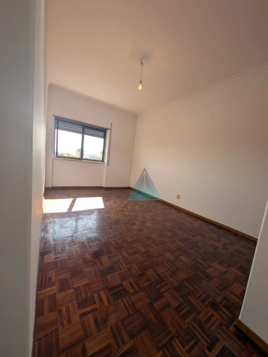 Apartamento T3 para Arrendamento em Amora Foto 17