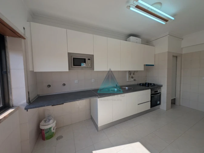 Apartamento T3 para Arrendamento em Amora Foto 21