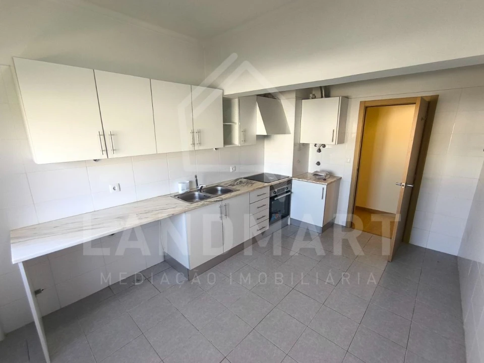 Apartamento T2 para Venda em Rio Maior Foto 1