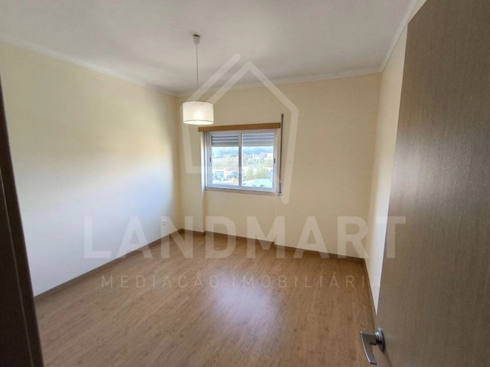Apartamento T2 para Venda em Rio Maior Foto 5