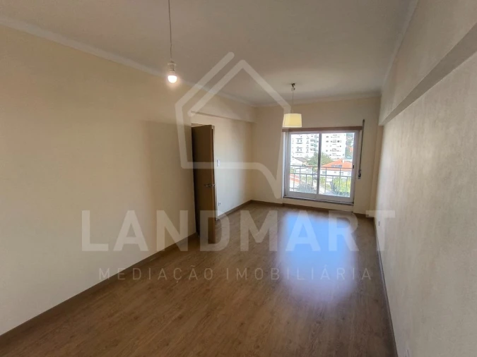 Apartamento T2 para Venda em Rio Maior Foto 3