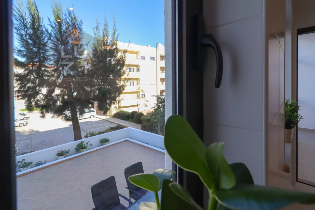 Apartamento T2 para Arrendamento em Lagos (São Sebastião e Santa Maria) Foto 5