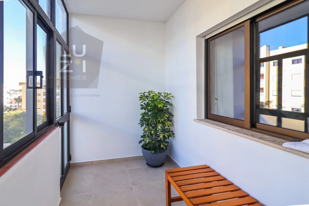 Apartamento T2 para Arrendamento em Lagos (São Sebastião e Santa Maria) Foto 6