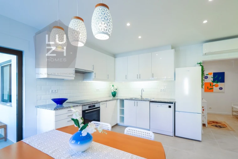 Apartamento T2 para Arrendamento em Lagos (São Sebastião e Santa Maria) Foto 10