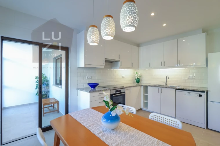 Apartamento T2 para Arrendamento em Lagos (São Sebastião e Santa Maria) Foto 9