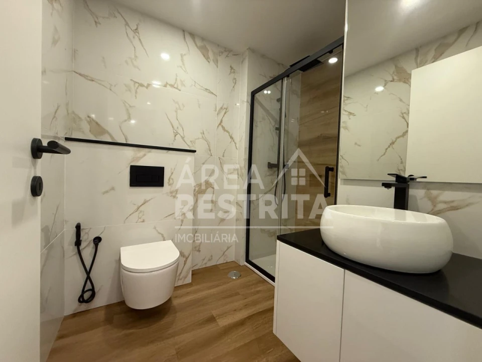 Apartamento T3 para Venda em Laranjeiro e Feijó Foto 27