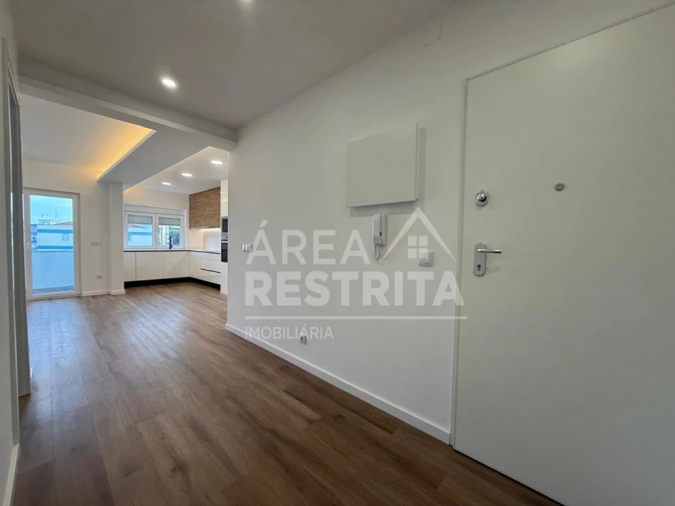 Apartamento T3 para Venda em Laranjeiro e Feijó Foto 12