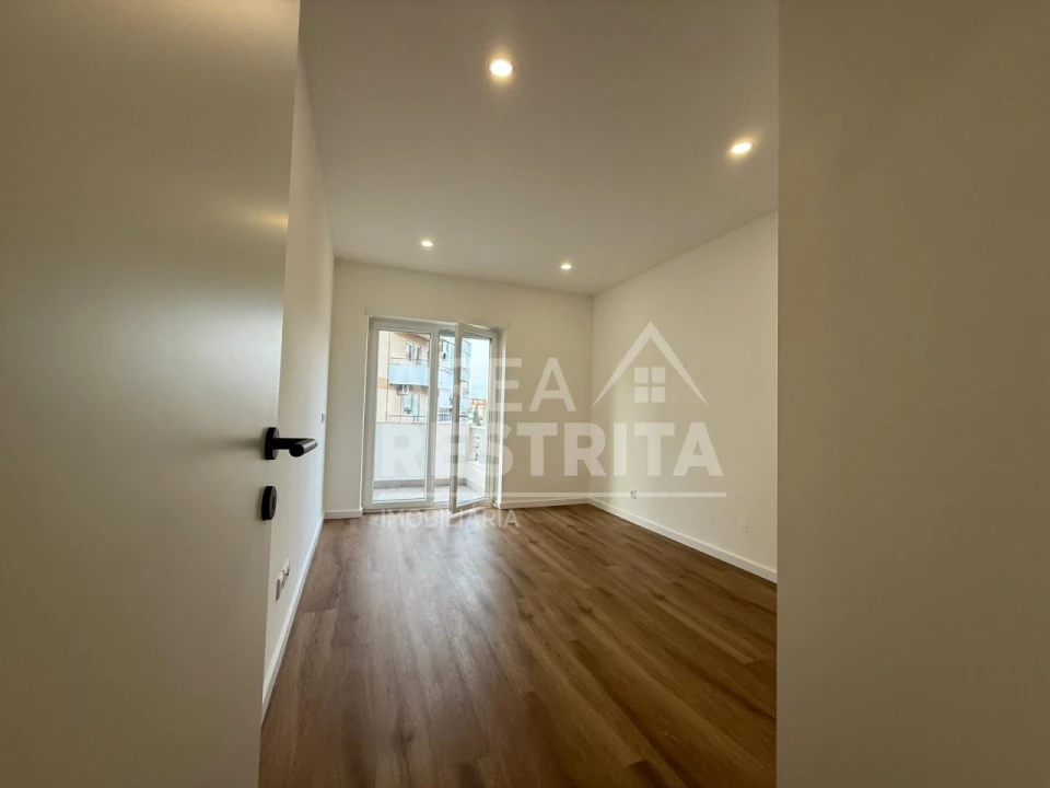 Apartamento T3 para Venda em Laranjeiro e Feijó Foto 18