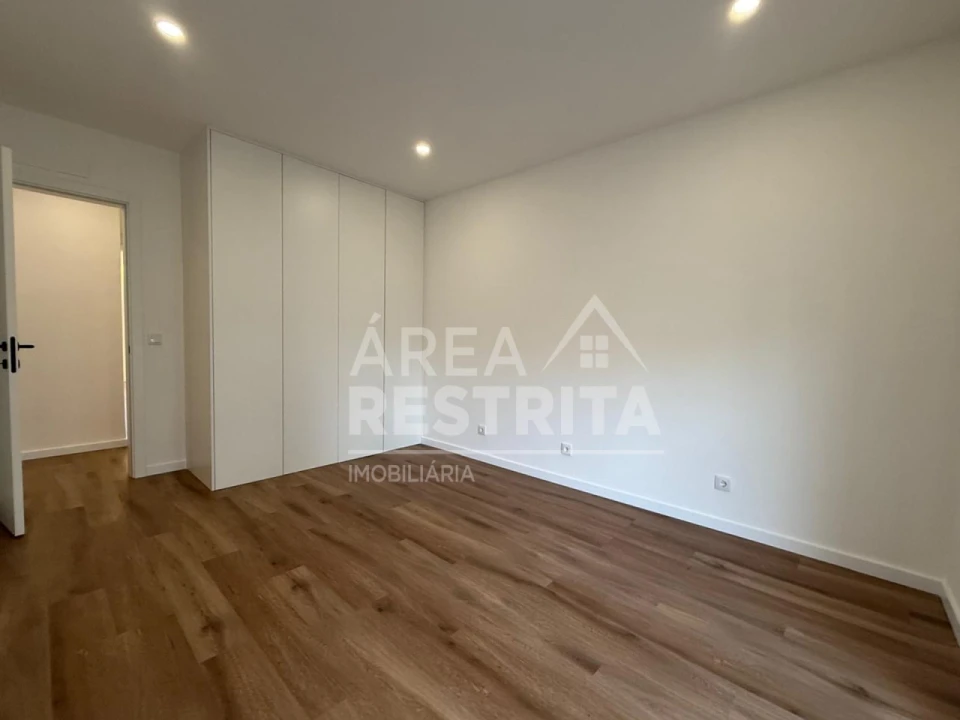 Apartamento T3 para Venda em Laranjeiro e Feijó Foto 6