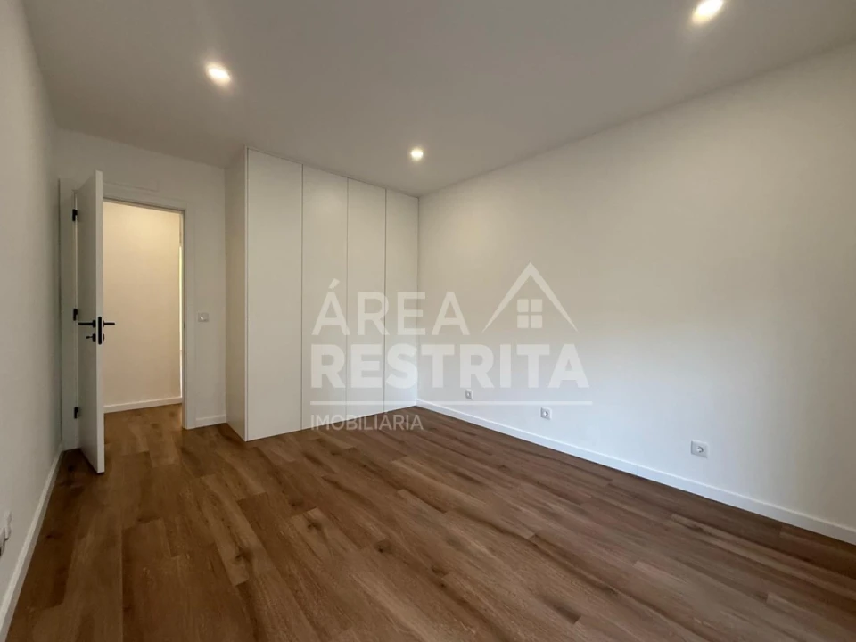 Apartamento T3 para Venda em Laranjeiro e Feijó Foto 24