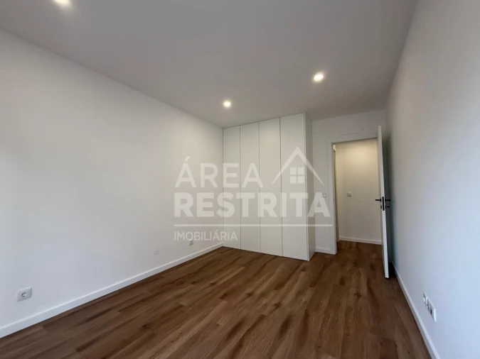 Apartamento T3 para Venda em Laranjeiro e Feijó Foto 26