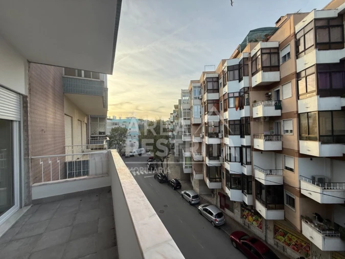 Apartamento T3 para Venda em Laranjeiro e Feijó Foto 30