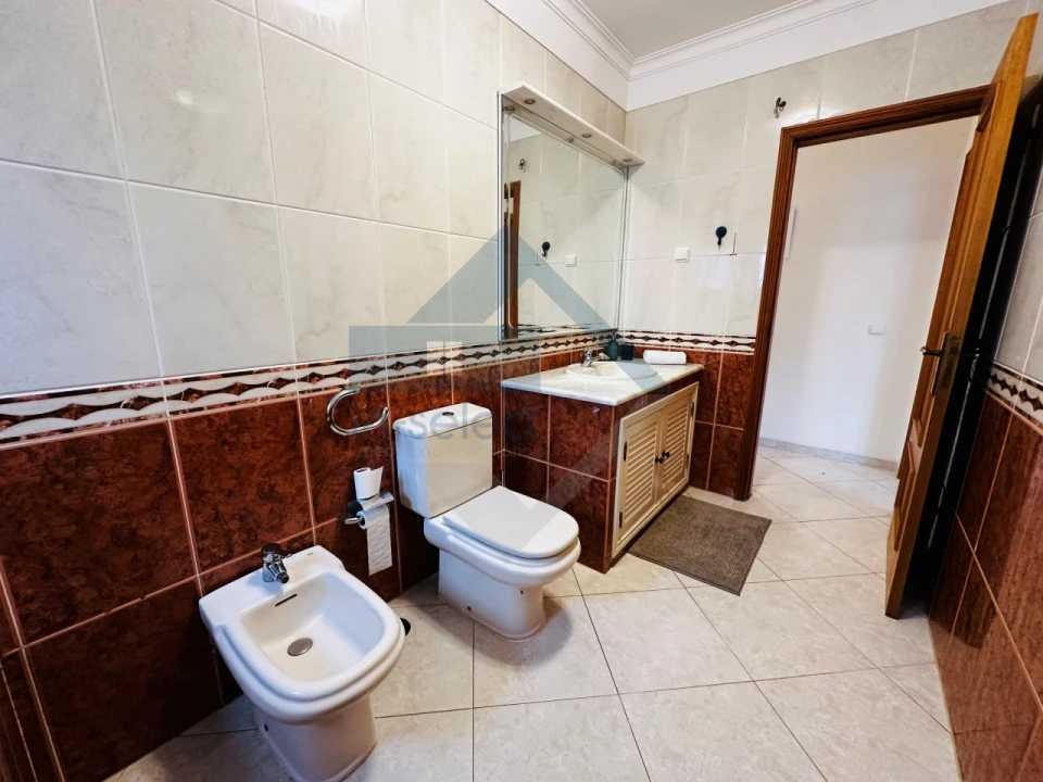 Apartamento T2 para Venda em Quarteira Foto 18