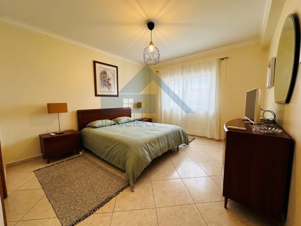 Apartamento T2 para Venda em Quarteira Foto 9