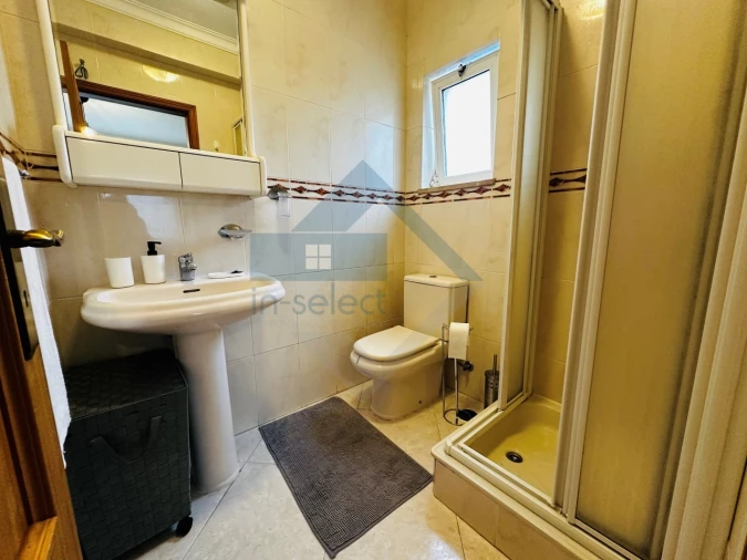 Apartamento T2 para Venda em Quarteira Foto 11