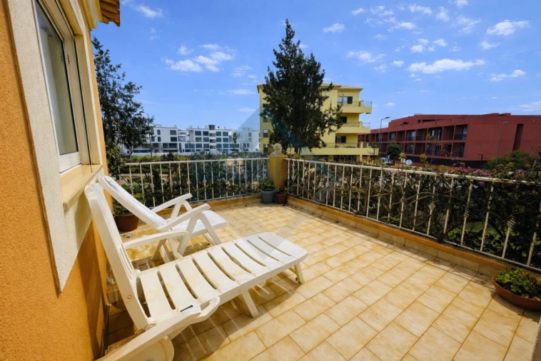 Apartamento T2 para Venda em Quarteira Foto 6