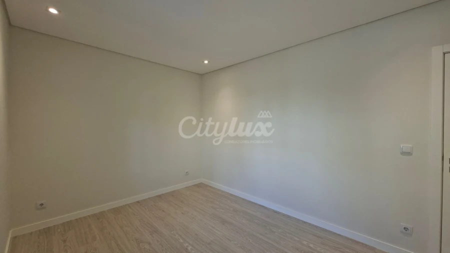 Apartamento T2 para Venda em Cascais e Estoril Foto 17