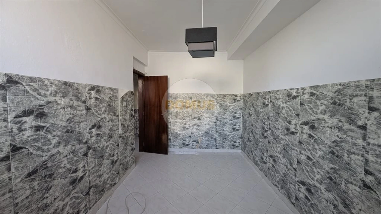 Apartamento T1 para Venda em Amora Foto 10