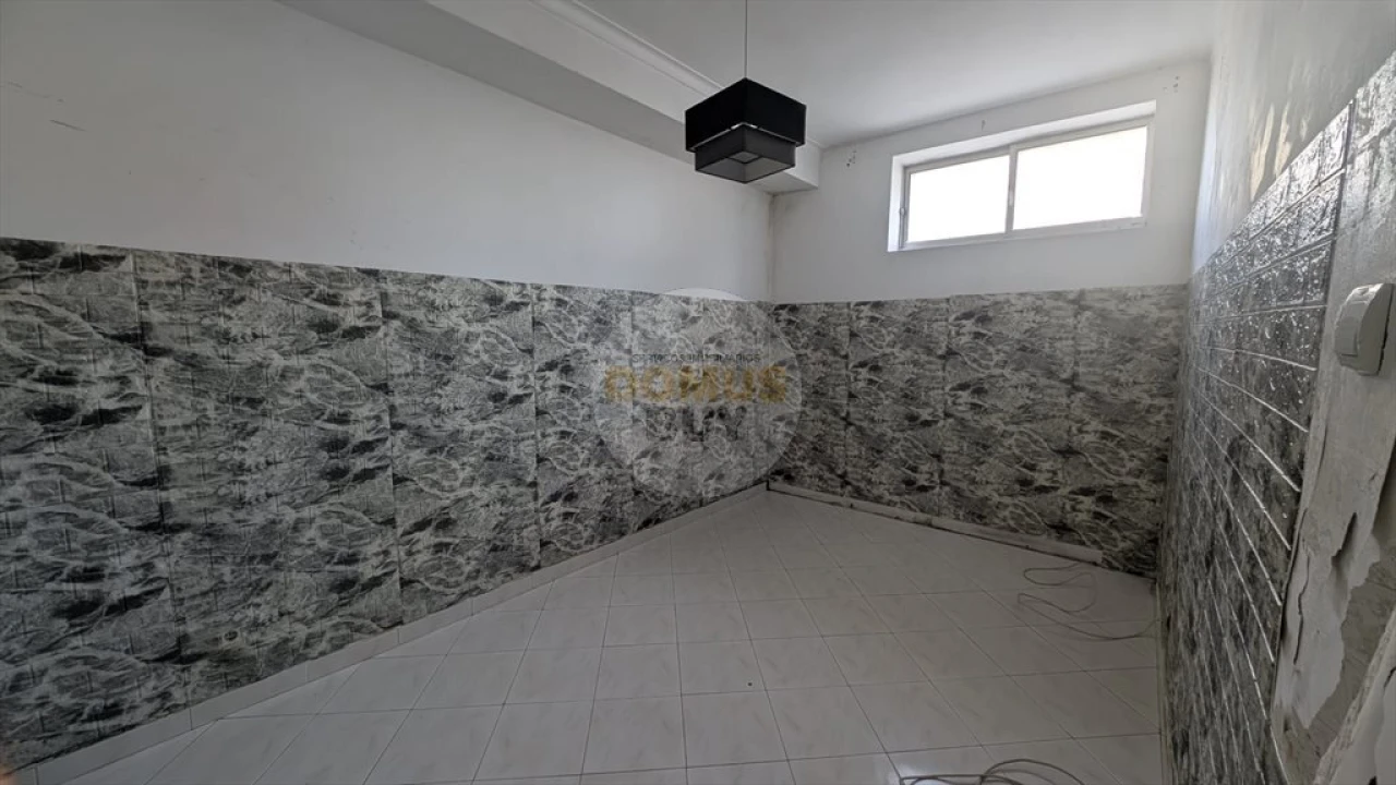 Apartamento T1 para Venda em Amora Foto 8