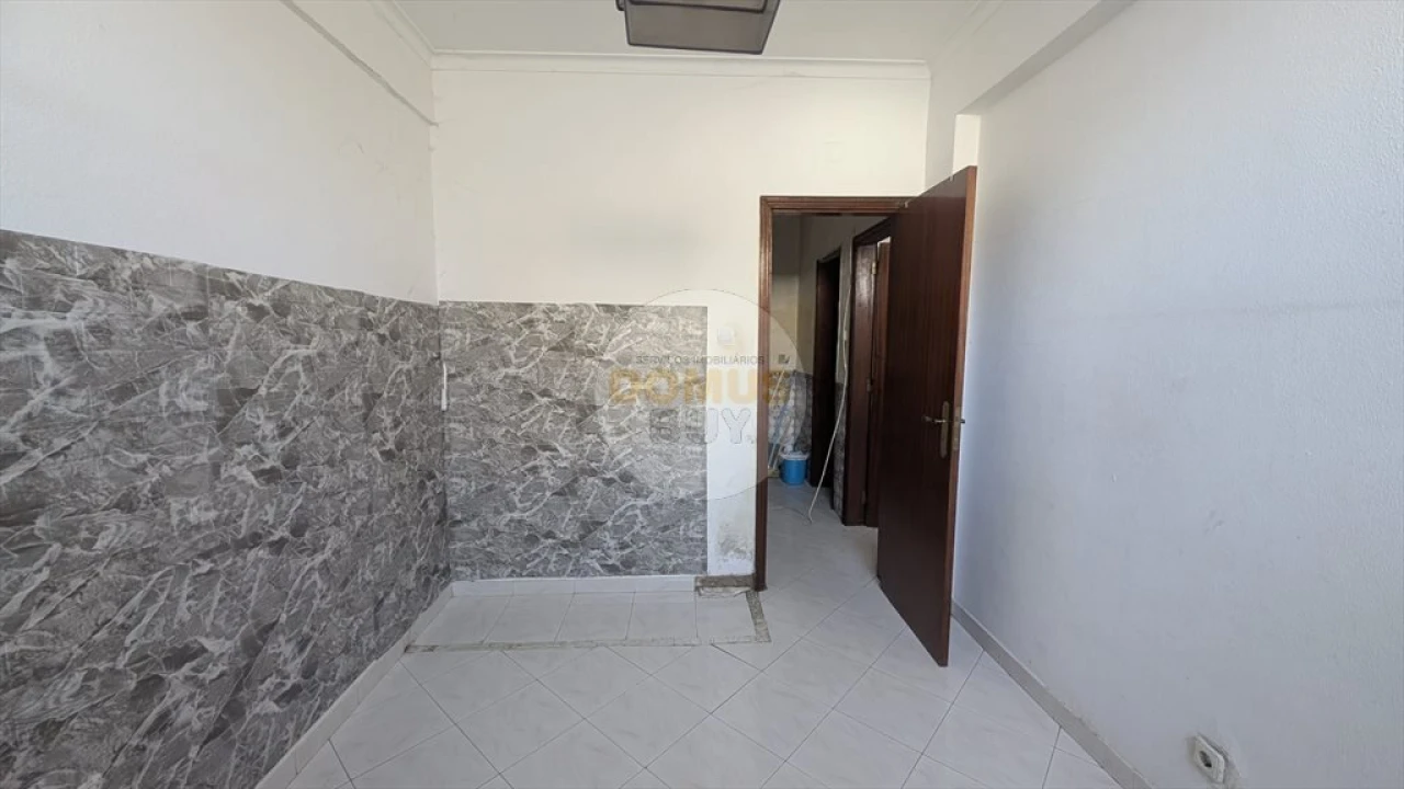 Apartamento T1 para Venda em Amora Foto 7
