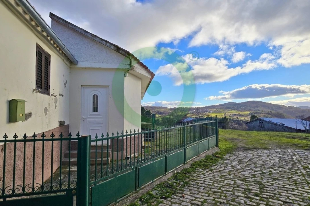 Moradia T4 para Venda em Vilar de Ossos Foto 2