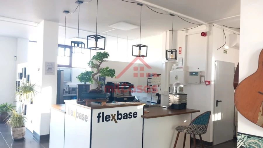 Escritório para Arrendamento em Santa Maria, São Pedro e Matacães Foto 4