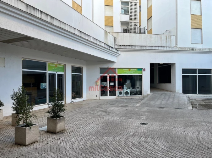 Loja para Venda em Santa Maria, São Pedro e Matacães Foto 2