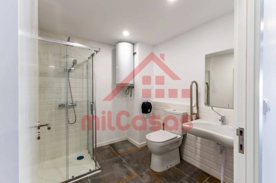 Armazém para Arrendamento em Santa Maria, São Pedro e Matacães Foto 9