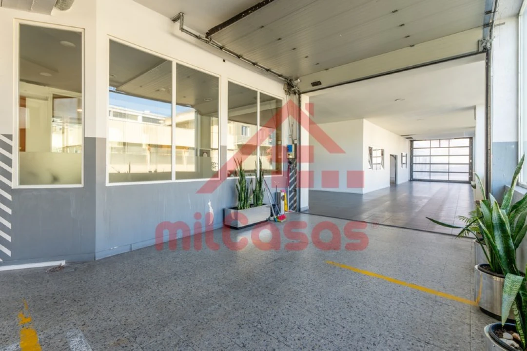 Armazém para Arrendamento em Santa Maria, São Pedro e Matacães Foto 16