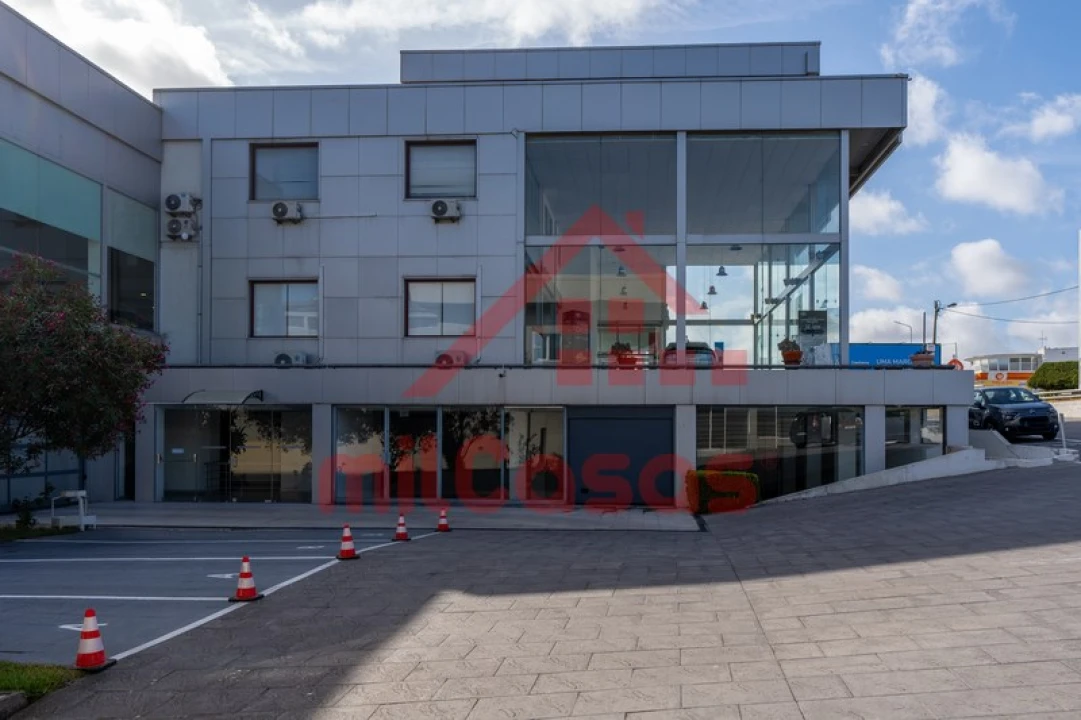 Armazém para Arrendamento em Santa Maria, São Pedro e Matacães Foto 17