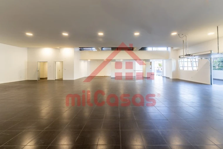 Armazém para Arrendamento em Santa Maria, São Pedro e Matacães Foto 5