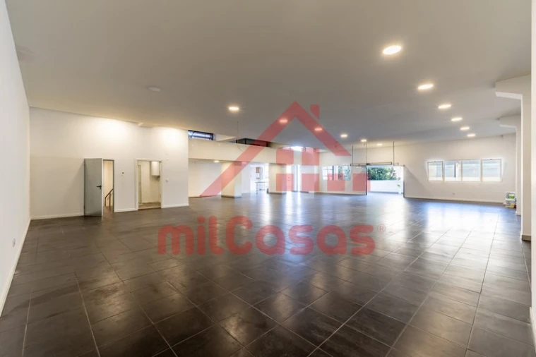 Armazém para Arrendamento em Santa Maria, São Pedro e Matacães Foto 6