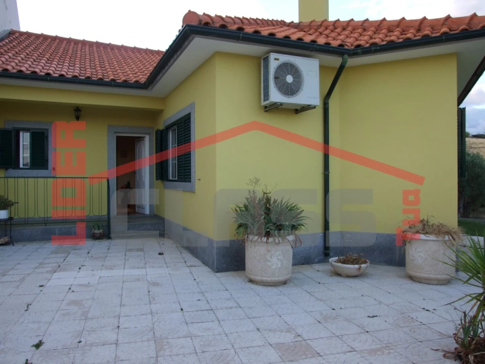 Moradia T3 para Venda em Assares e Lodões Foto 15