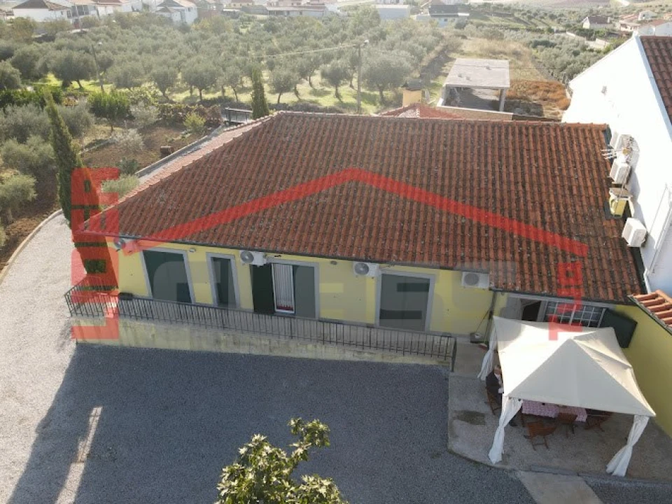 Moradia T3 para Venda em Assares e Lodões Foto 35