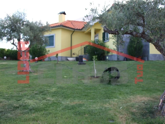 Moradia T3 para Venda em Assares e Lodões Foto 14