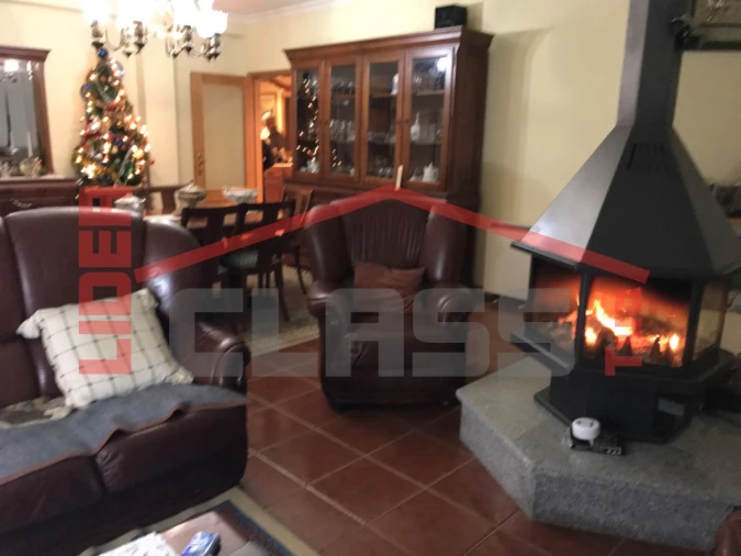 Moradia T3 para Venda em Assares e Lodões Foto 6