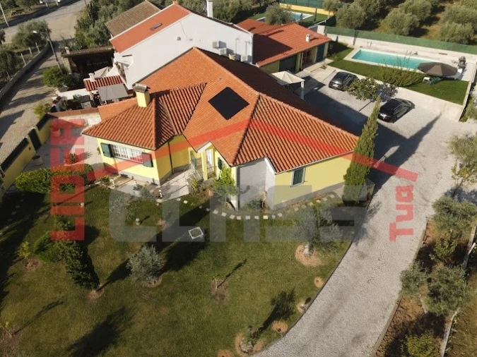 Moradia T3 para Venda em Assares e Lodões Foto 2